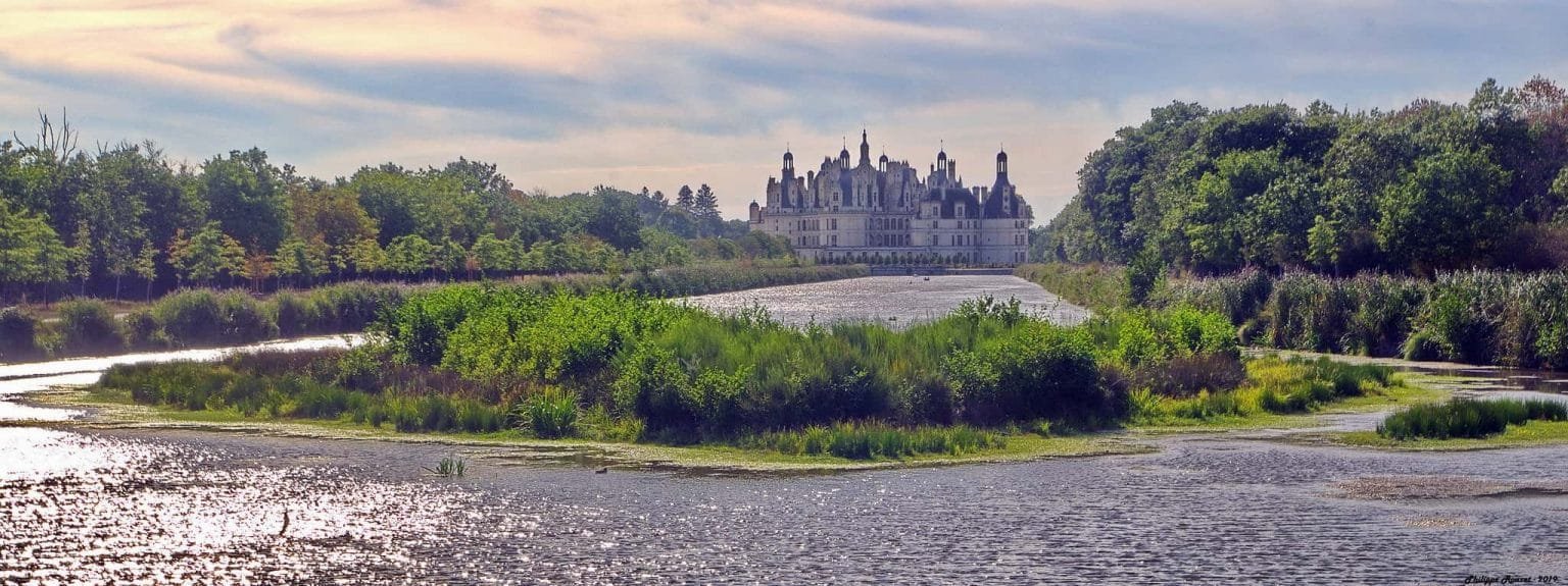 Chateau-de-Chambord-Loir-et-Cher-©-Philippe-Rouzet-cc-Flickr-1536×575